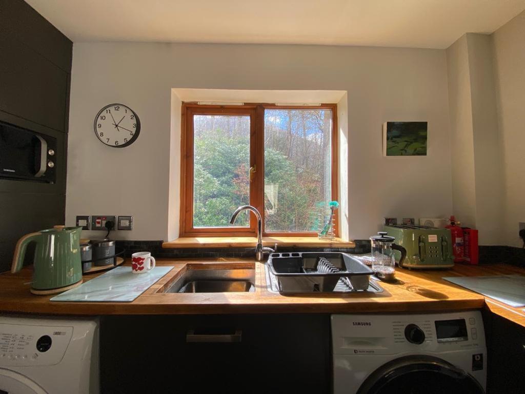 Eakie House Apartments - Кинлохлевън Екстериор снимка